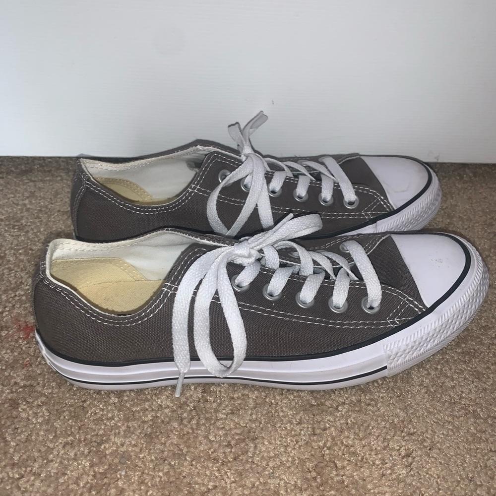 grey converse